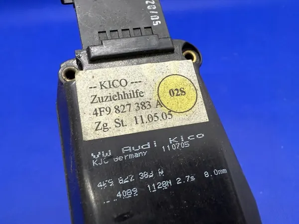 Elaktuator Audi A6 C6 Bagageutrymme 4F9827383A image 4