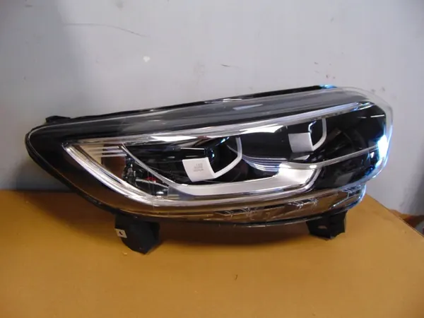 Oikea etuvalaisin Renault Kadjar Lift Full LED image 2