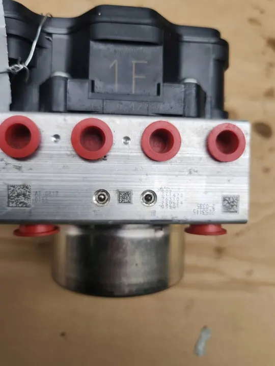 Bomba de freno ABS Toyota RAV4 2019 OEM 44510-42220 image 2