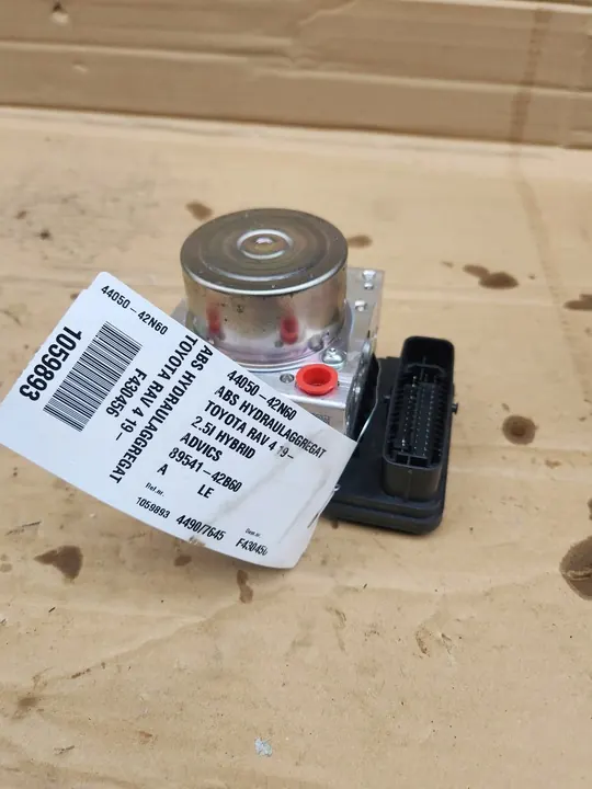 Bomba de freno ABS Toyota RAV4 2019 OEM 44510-42220 image 3