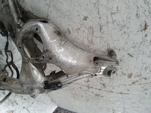 Subchasis delantero BMW 5 F10 F11 OEM 6778373 Usado image 5