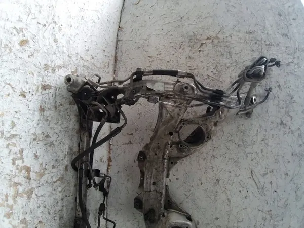 Subchasis delantero BMW 5 F10 F11 OEM 6778373 Usado image 7