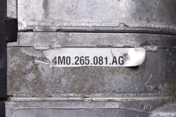 Webasto Värme Audi Q7 OEM 4M0265081AG - Begagnad image 4