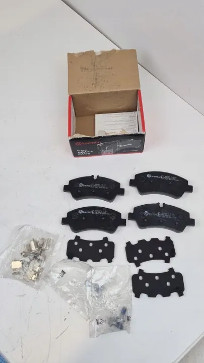 Brembo Jarrupalat OEM P 24 160 Taka Ford Transitille image 3