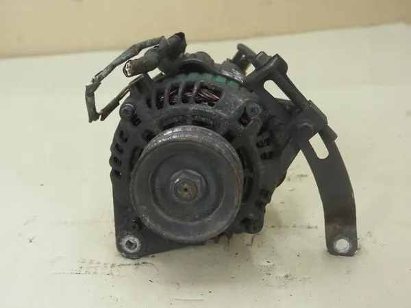HYUNDAI H1 2.5 TD D4BF Alternator OEM 37300-42356 image 4
