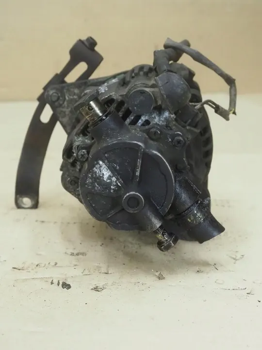 HYUNDAI H1 2.5 TD D4BF Alternator OEM 37300-42356 image 7