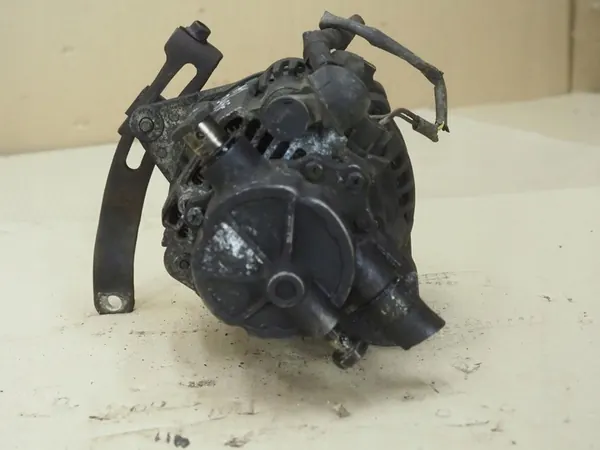 HYUNDAI H1 2.5 TD D4BF Alternator OEM 37300-42356 image 8