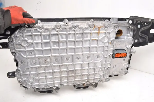 Batterie Ford Kuga III OEM PZ1810B759BB Occasion image 9