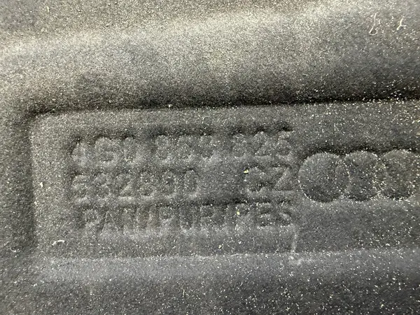 Aislamiento de Capó AUDI A6 C7 4G0863825 + Clips image 8