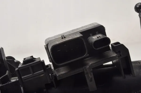 BMW F10 F11 F20 F21 F30 F31 F32 2.0 D Coletor de admissão 8513655 image 5