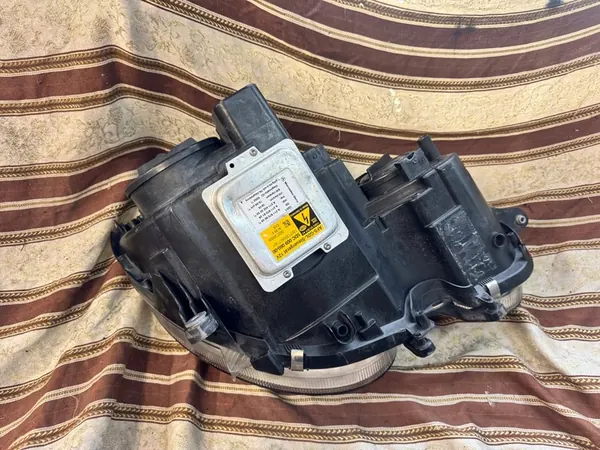 Linker Koplamp Mercedes E W211 Lift Bi-Xenon A2118203561 image 3