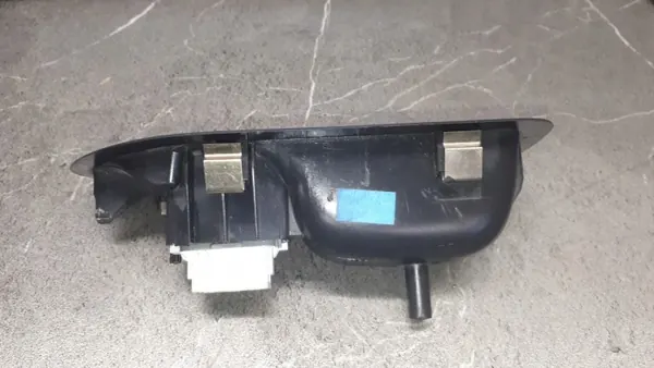 OEM 82000317494 Interruptor ventana derecha trasera Renault image 4
