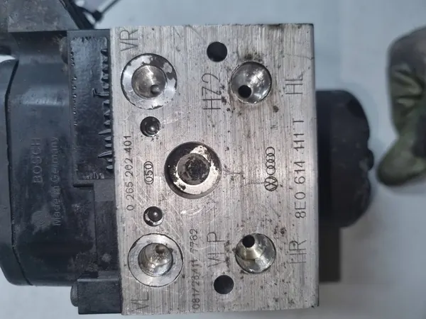 Audi A6 C5 ABS-pomp OE 8E0614111T image 5