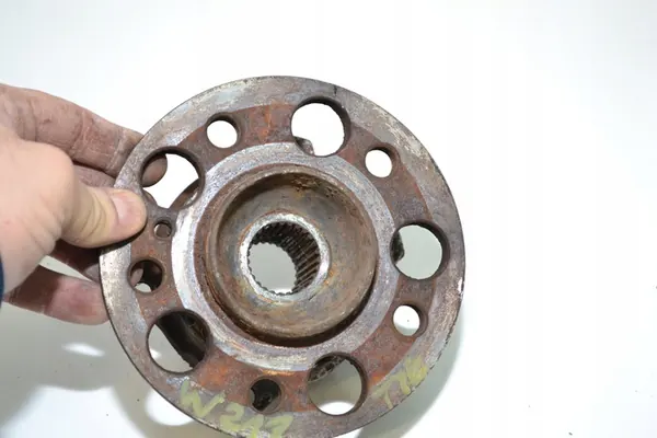 Mercedes W204 W211 Bakre Hjulnav A2113570508 image 2