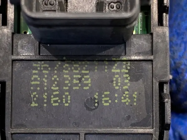 PEUGEOT 208 I Raam Schakelaar 96758211ZD Hatchback image 5