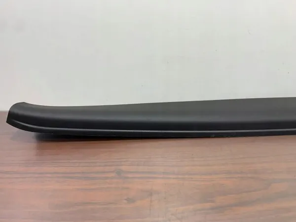 Moldura maletero Subaru Outback OEM 94310AL000 - Usado image 5