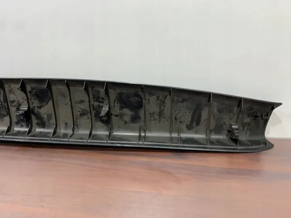 Moldura maletero Subaru Outback OEM 94310AL000 - Usado image 6