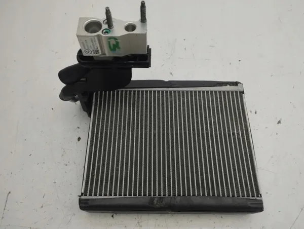Citroen C4 III e-C4 2021 Noyau Chauffage A/C OEM 7015011028 image 2