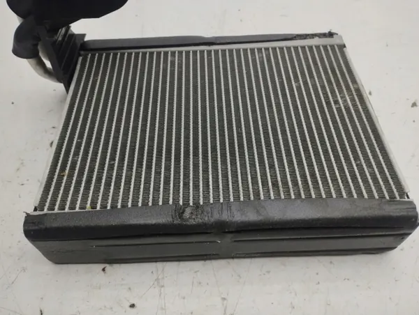 Citroen C4 III e-C4 2021 Noyau Chauffage A/C OEM 7015011028 image 9
