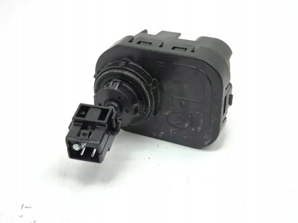 Toyota Corolla E210 Ajovalosäädin OEM AMD174813 image 2