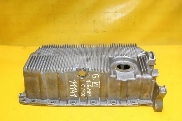 Oljetank VW Golf VI Audi Seat Skoda 1.6 MPI image 5