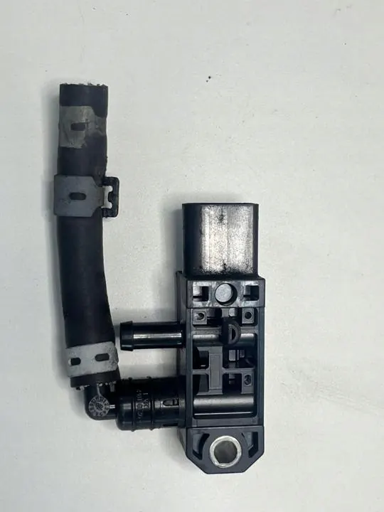 Convertitore di pressione Volkswagen PASSAT Variant 2017 OEM 03N906051C image 3