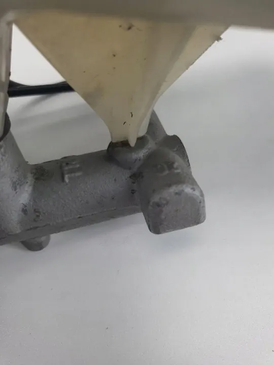Jarrupumppu säiliö OEM Da8374224a44 Vivarolle image 3