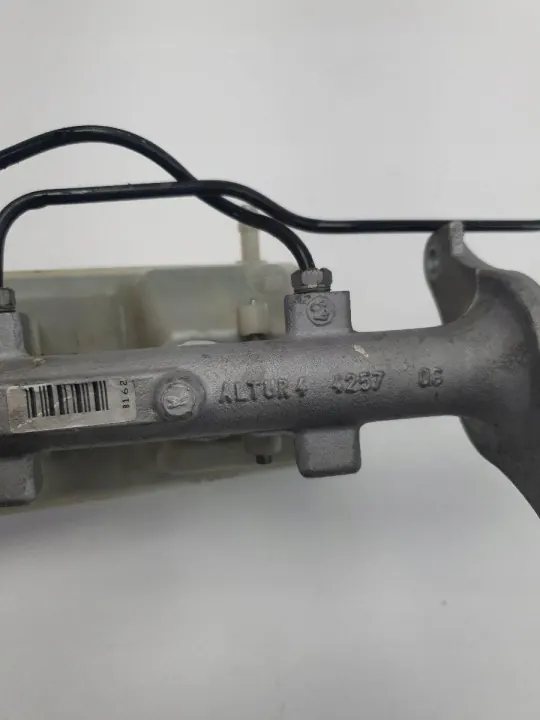 Jarrupumppu säiliö OEM Da8374224a44 Vivarolle image 6