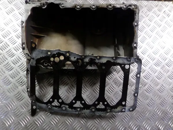 Oljepanna Audi A4 B6 B7 A6 2.0B image 3