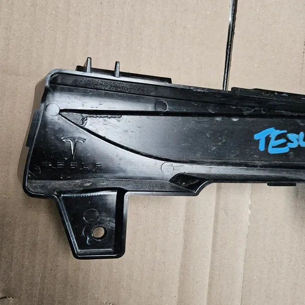 TESLA MODEL 3 2017- Grade de Farol Direito 149002300A image 3