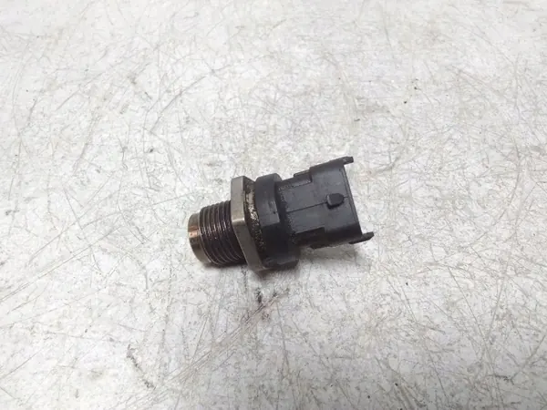 Polttoainepaineanturi OEM JUR107601 Hyundai Santa Fe image 2