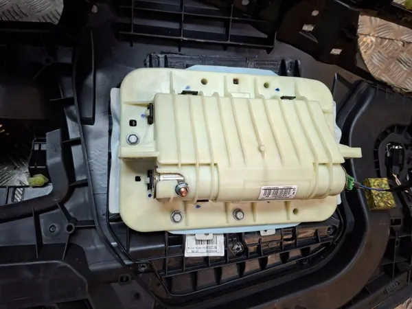 Panneau Console Passager Renault Megane III OEM S26312909 image 7