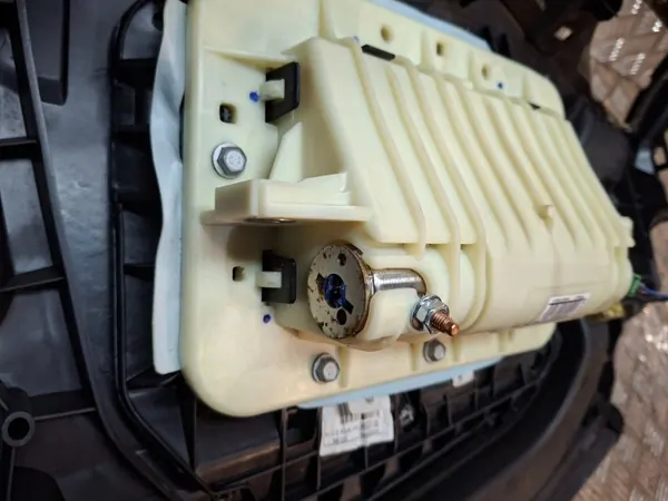Panneau Console Passager Renault Megane III OEM S26312909 image 8