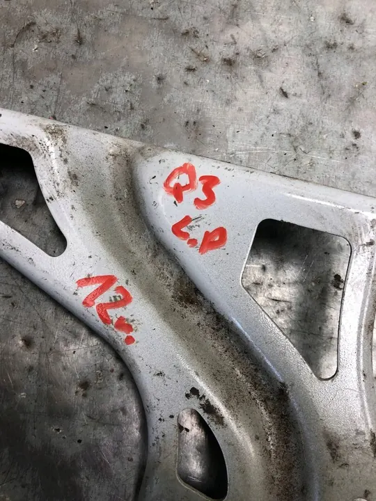 Vänster framfenderfäste Audi Q3 8U 8U0821135 image 4