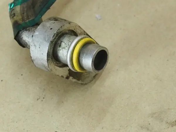 SAAB 9-5 2.0T A/C Putki 5047048 image 9