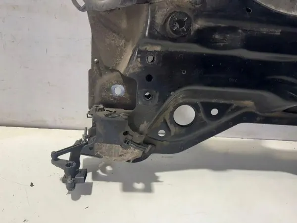 OEM 7CAA67 Etujousipalkki Peugeot 408:lle image 4