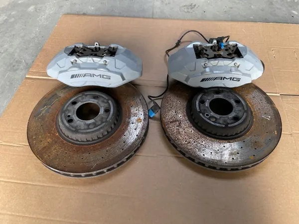 Étriers & Disques Frein OEM W205 C43 AMG d'Occasion image 2