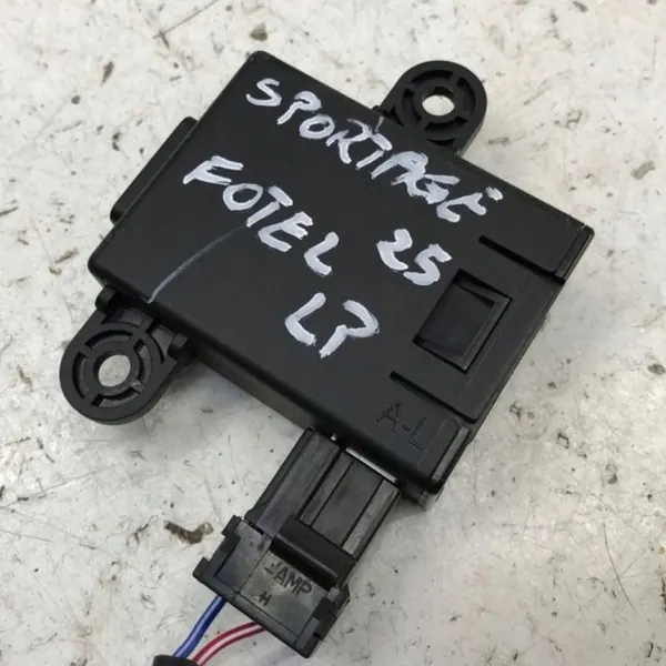 Kia Sportage V USB-C-poort OEM 96125-P1600 Links Voor image 3