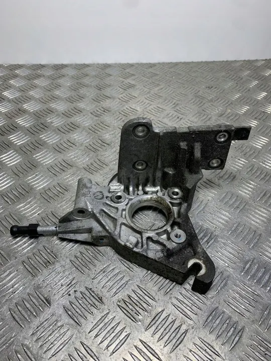 Hyundai Bränslepumpsfäste OEM FOB23838 image 2
