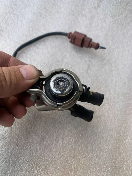 AdBlue-injektor 04L131113L VW Caddy III IV 2.0 TDI image 6