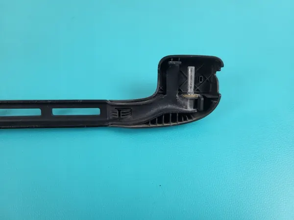 BMW E90 E91 Left Wiper Arm image 3