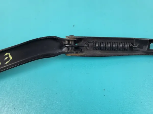 BMW E90 E91 Left Wiper Arm image 4