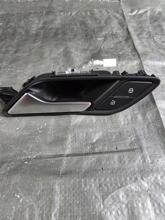 Audi A3 8V Deurslot Voor Links OEM 8V3837019A image 2