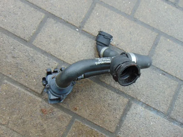 Bomba de agua A4 B8 A5 Lift image 2