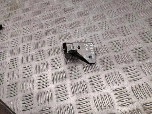 Tesla Model S 2013 Etu oikea ajovalaisintuki OEM 600860700B image 3