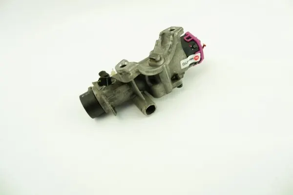 Audi A4 Stacyjka OEM 4B0905851 - Begagnad Del image 4