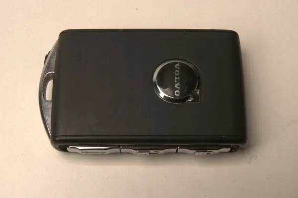 Volvo avaimenperä OEM 32425228 XC40 XC60 XC90 image 2