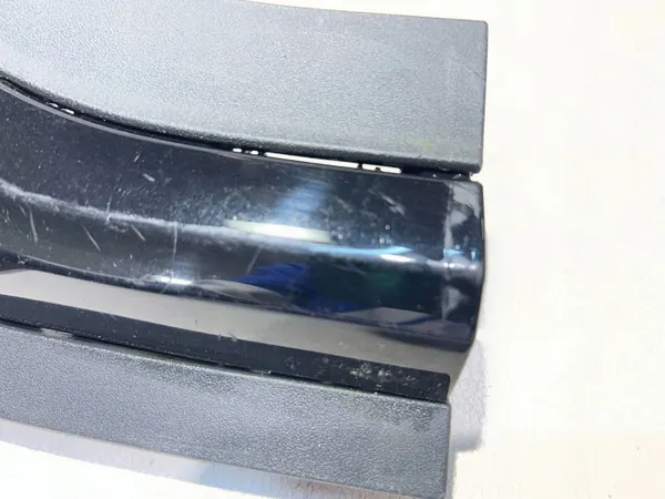 Stoßstangenstopfen rechts hinten OEM 80F807442 image 3