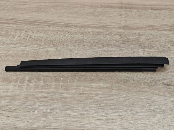OEM 8D9877782A Oikea kattoluukunauhan kansi Audi A5 image 2