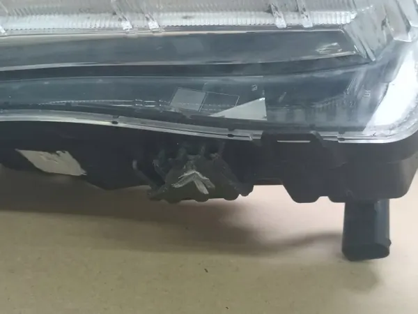 Luz DRL esquerda dianteira MG4 OEM 11344958 image 4